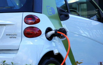 Bornes de recharge en France : état des lieux complet en mai 2025